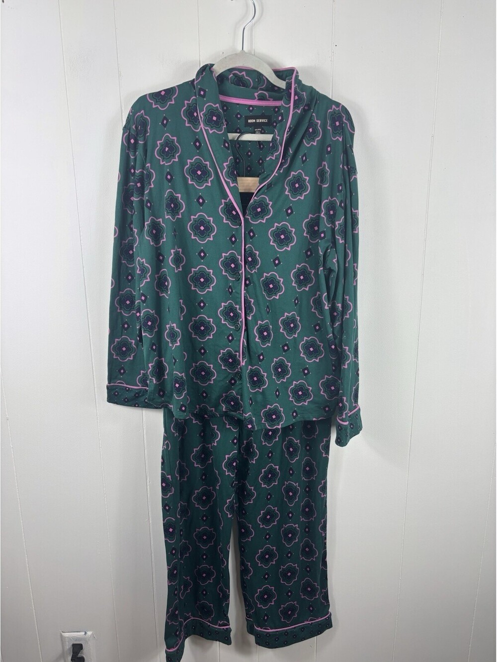 Room Service Women's 2-Piece Shawl Collar Pajama Set Green Geometric Print XXL